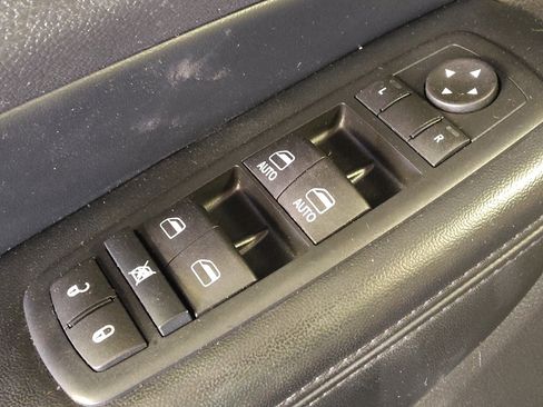 Used 2016 Jeep Grand Cherokee Laredo w/ Quick Order Package 23E AWD/4WD image 27