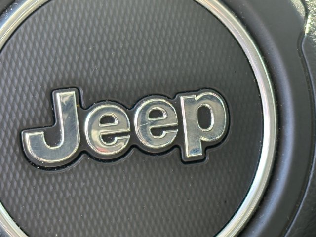 Used 2022 Jeep Gladiator Mojave w/ Trailer Tow Package AWD/4WD image 9