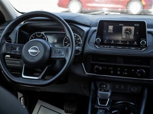 Used 2024 Nissan Rogue S AWD/4WD image 14