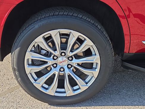 Certified 2024 GMC Yukon Denali image 7