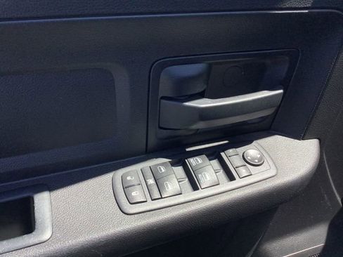 Used 2017 RAM 1500 Express RWD image 10
