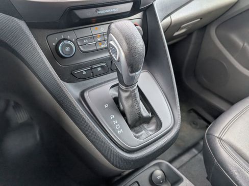 Used 2022 Ford Transit Connect XL image 21