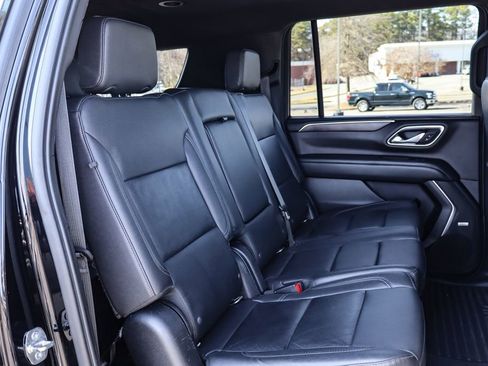 Used 2022 Chevrolet Suburban LT image 32