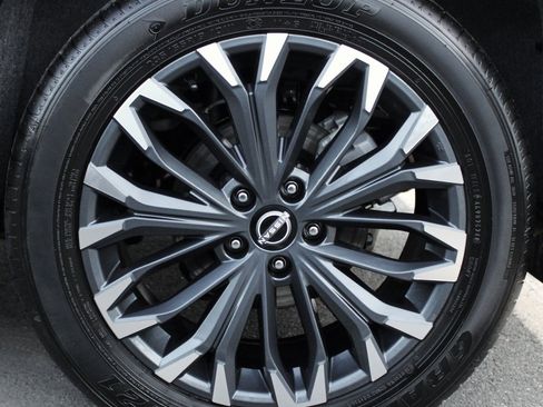 Certified 2025 Nissan Rogue SL w/ Tech Package image 13