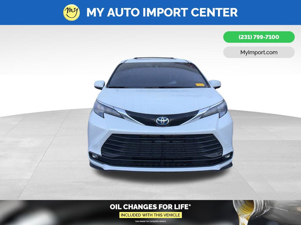 Certified 2025 Toyota Sienna XLE w/ XLE Plus Package AWD/4WD image 2