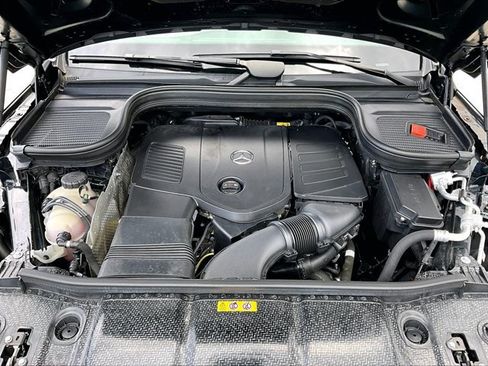 Used 2024 Mercedes-Benz GLE 350 4MATIC image 11
