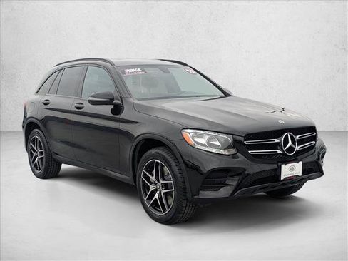 Used 2019 Mercedes-Benz GLC 300 image 3