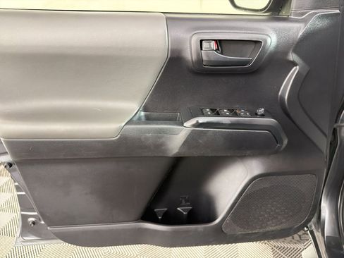 Used 2021 Toyota Tacoma SR AWD/4WD image 13