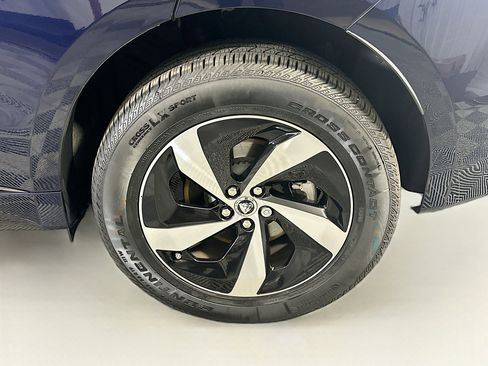 Used 2025 Jaguar F-PACE R-Dynamic S image 11