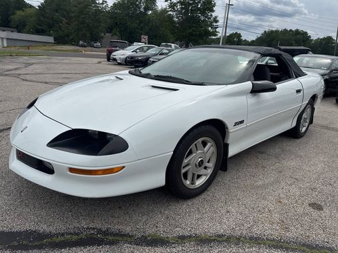 Used 1994 Chevrolet Camaro Z28 RWD image 11