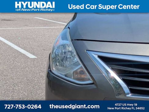 Used 2017 Nissan Versa SV FWD image 9