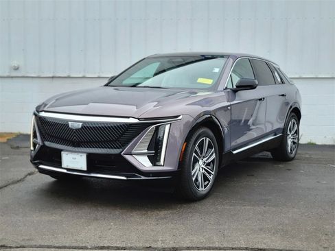 New 2025 Cadillac Lyriq Luxury image 7