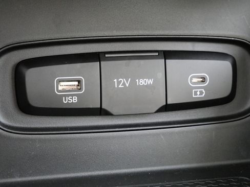 Certified 2023 Hyundai Venue SEL w/ Cargo Package image 28