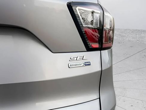 Used 2018 Ford Escape SEL image 13