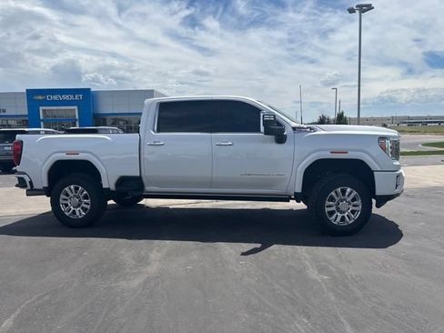 Certified 2022 GMC Sierra 2500 Denali w/ Denali Ultimate Package AWD/4WD image 2