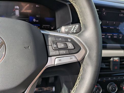 Certified 2023 Volkswagen Taos SE w/ Black Wheel Package FWD image 27