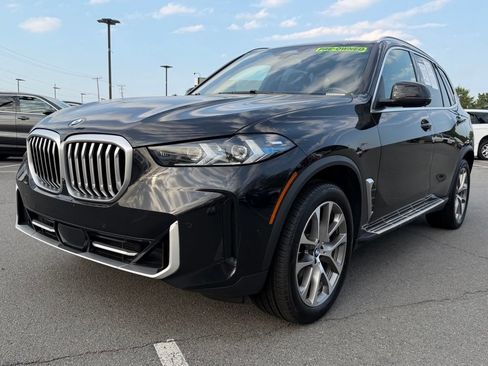 Used 2024 BMW X5 xDrive40i w/ Premium Package AWD/4WD image 3