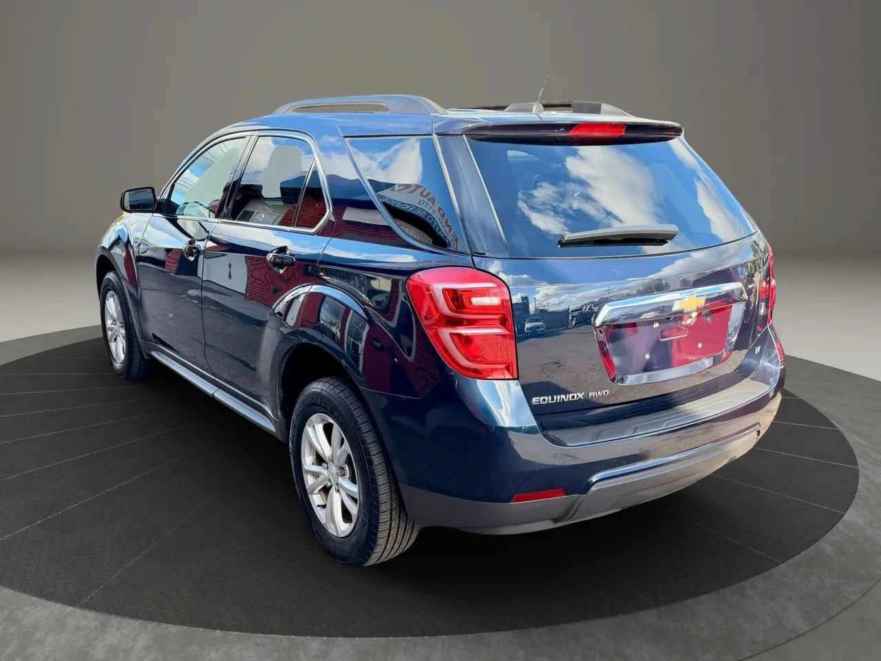 Used 2017 Chevrolet Equinox LT AWD/4WD image 6