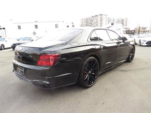 Used 2023 Bentley Flying Spur W12 image 4