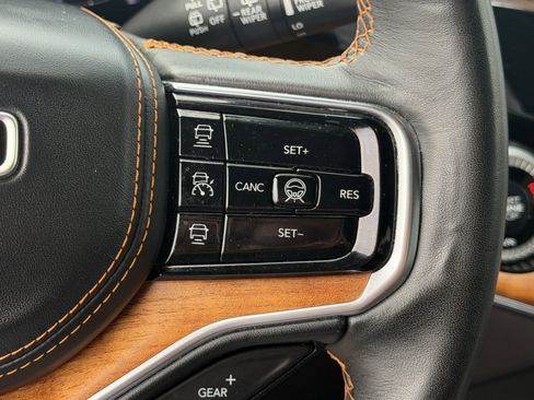 Used 2024 Jeep Grand Wagoneer L Series III AWD/4WD image 16