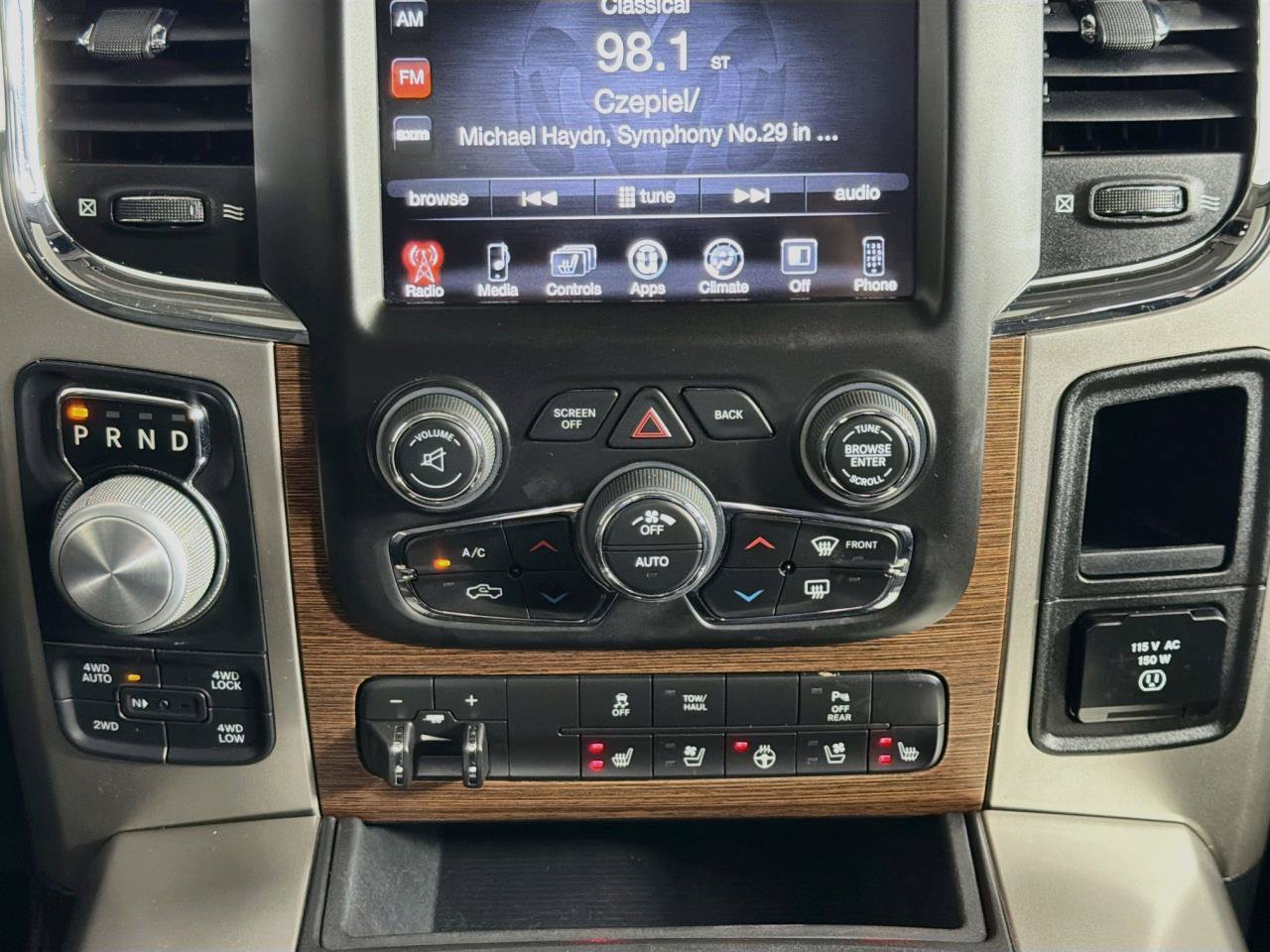 Used 2017 RAM 1500 Laramie w/ Convenience Group AWD/4WD image 16