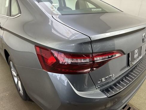 Used 2023 Volkswagen Jetta SE FWD image 30