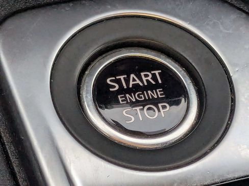 Used 2025 Nissan Sentra SR FWD image 30
