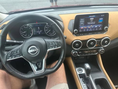 Used 2025 Nissan Sentra SV w/ SV Premium Package FWD image 16