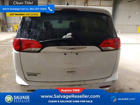 Used 2021 Chrysler Voyager LX image 8