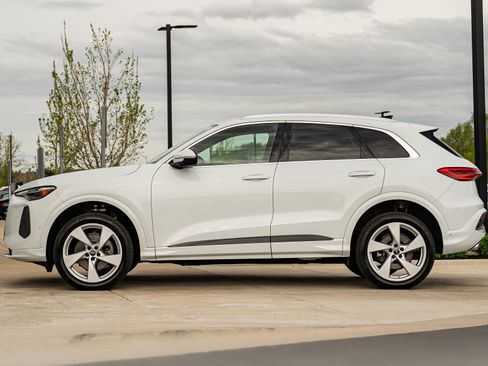 Certified 2025 Audi Q5 Premium w/ Premium Plus AWD/4WD image 6