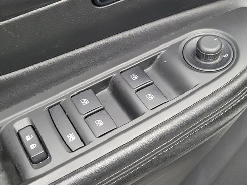 Used 2020 Buick Encore Preferred w/ Safety Package image 27