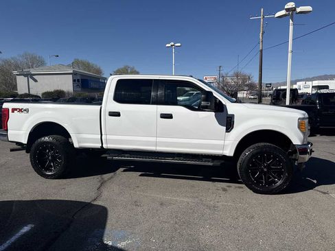 Used 2017 Ford F250 XLT w/ FX4 Off-Road Package image 5