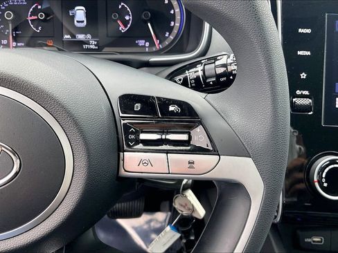 Used 2023 Hyundai Tucson SE image 14