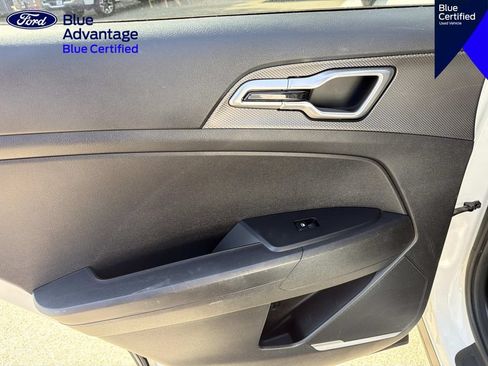 Used 2023 Kia Sportage LX AWD/4WD image 11