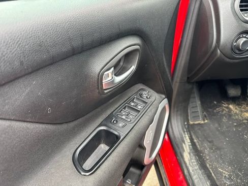 Used 2018 Jeep Renegade Sport w/ Power & Air Group AWD/4WD image 14