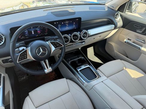 Used 2025 Mercedes-Benz GLB 250 image 5