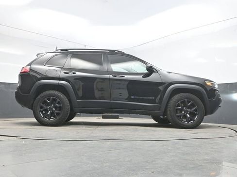 Used 2020 Jeep Cherokee Latitude AWD/4WD image 40