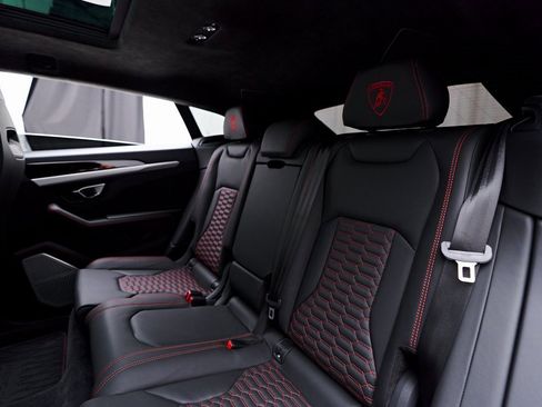 Used 2022 Lamborghini Urus image 50