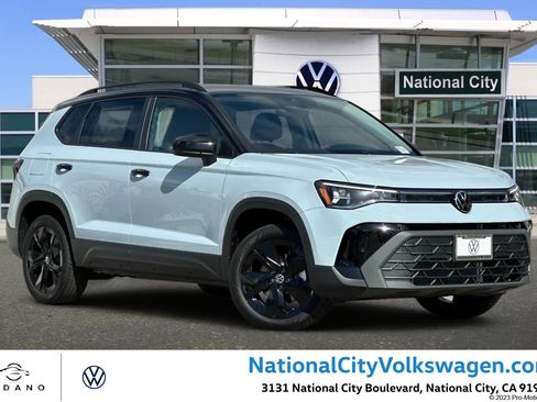 New 2026 Volkswagen Taos SE image 1