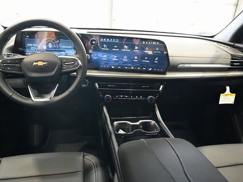 New 2026 Chevrolet Traverse LT w/ Driver Confidence Package image 13