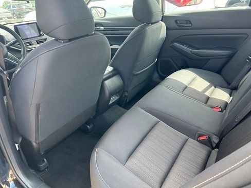 Used 2025 Nissan Altima 2.5 SV FWD image 7