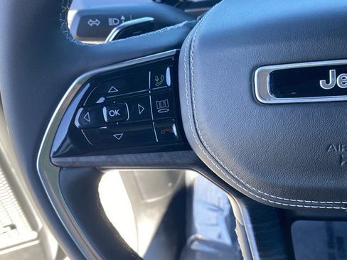 Used 2023 Jeep Grand Cherokee Overland w/ Luxury Tech Group IV image 39