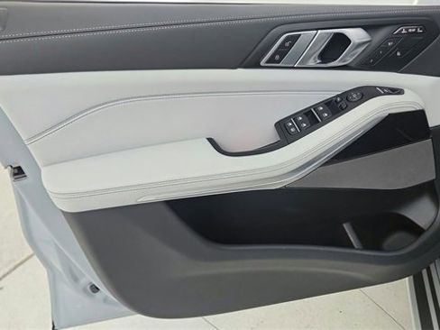 Used 2026 BMW X7 xDrive40i image 63