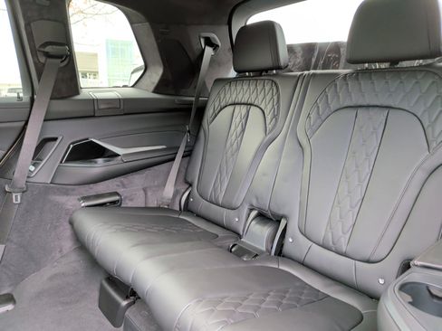 Used 2026 BMW X7 xDrive40i image 39