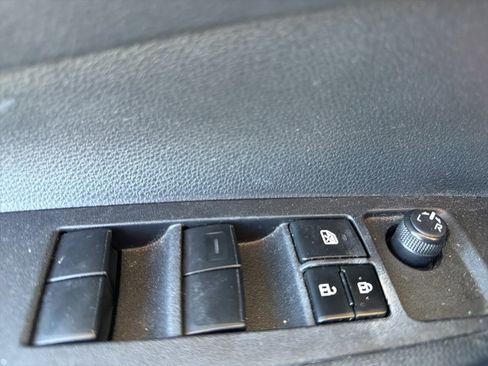 Used 2020 Toyota Corolla LE w/ LE Premium Package FWD image 5