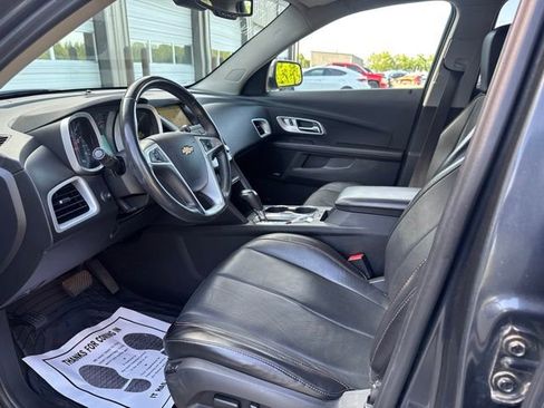 Used 2017 Chevrolet Equinox Premier w/ Enhanced Convenience Package AWD/4WD image 10