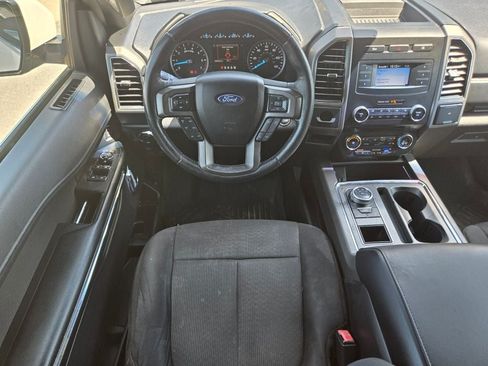 Used 2018 Ford Expedition XLT RWD image 15