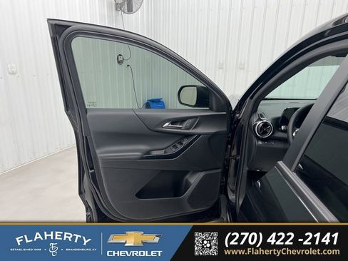 Used 2025 Chevrolet Equinox LT FWD image 8