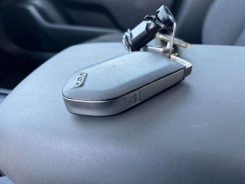 Used 2025 Kia K4 LXS image 23