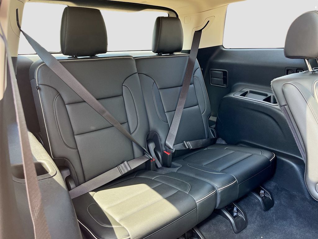 Used 2022 GMC Acadia Denali w/ Denali Ultimate Package AWD/4WD image 30